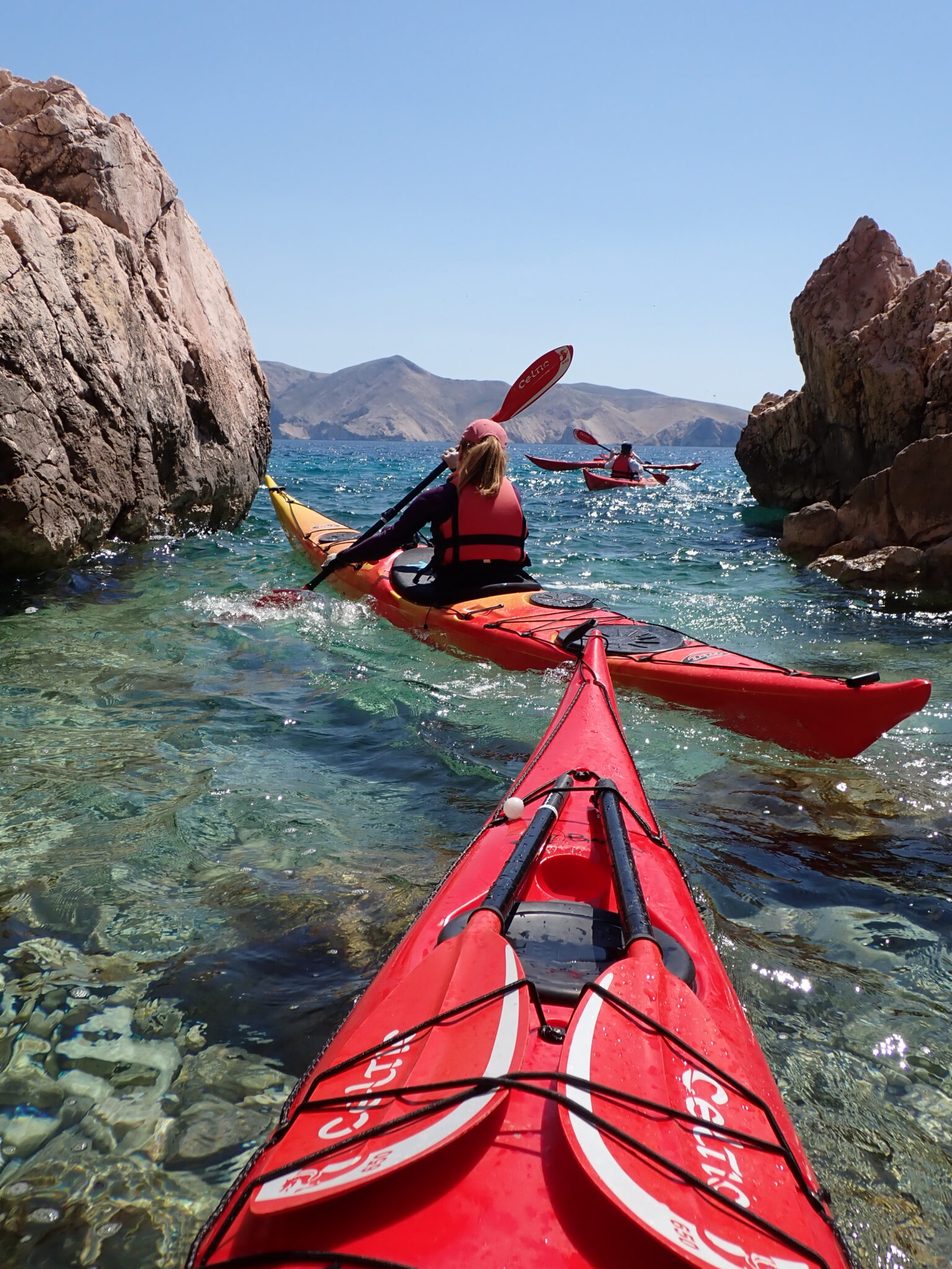 P5013004 2026.05.08-12: Tengerikajakos Képzés: Baska, Krk sziget írország