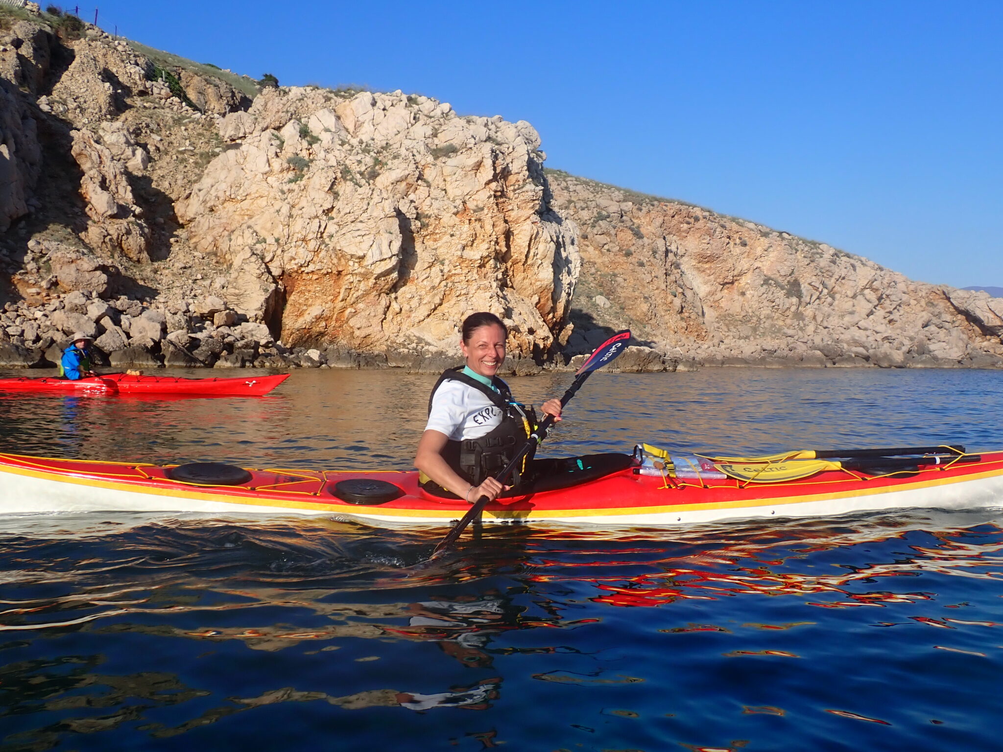 P5023140 2026.05.08-12: Tengerikajakos Képzés: Baska, Krk sziget írország