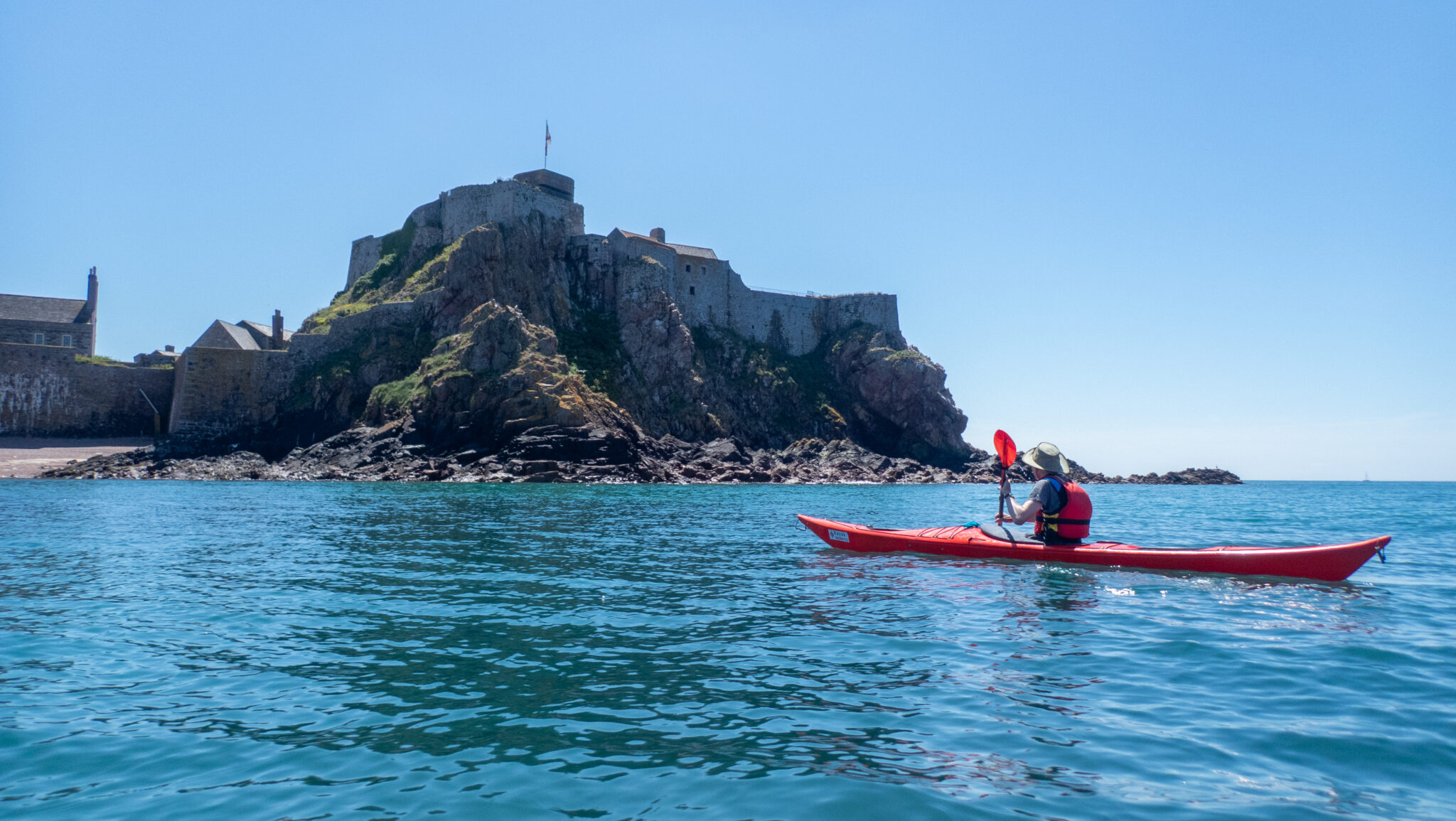 P5180046 2026.07.12-16: Jersey & Sark – Árapály, Áramlás, Óceáni kajakozás tengerikajakos képzés