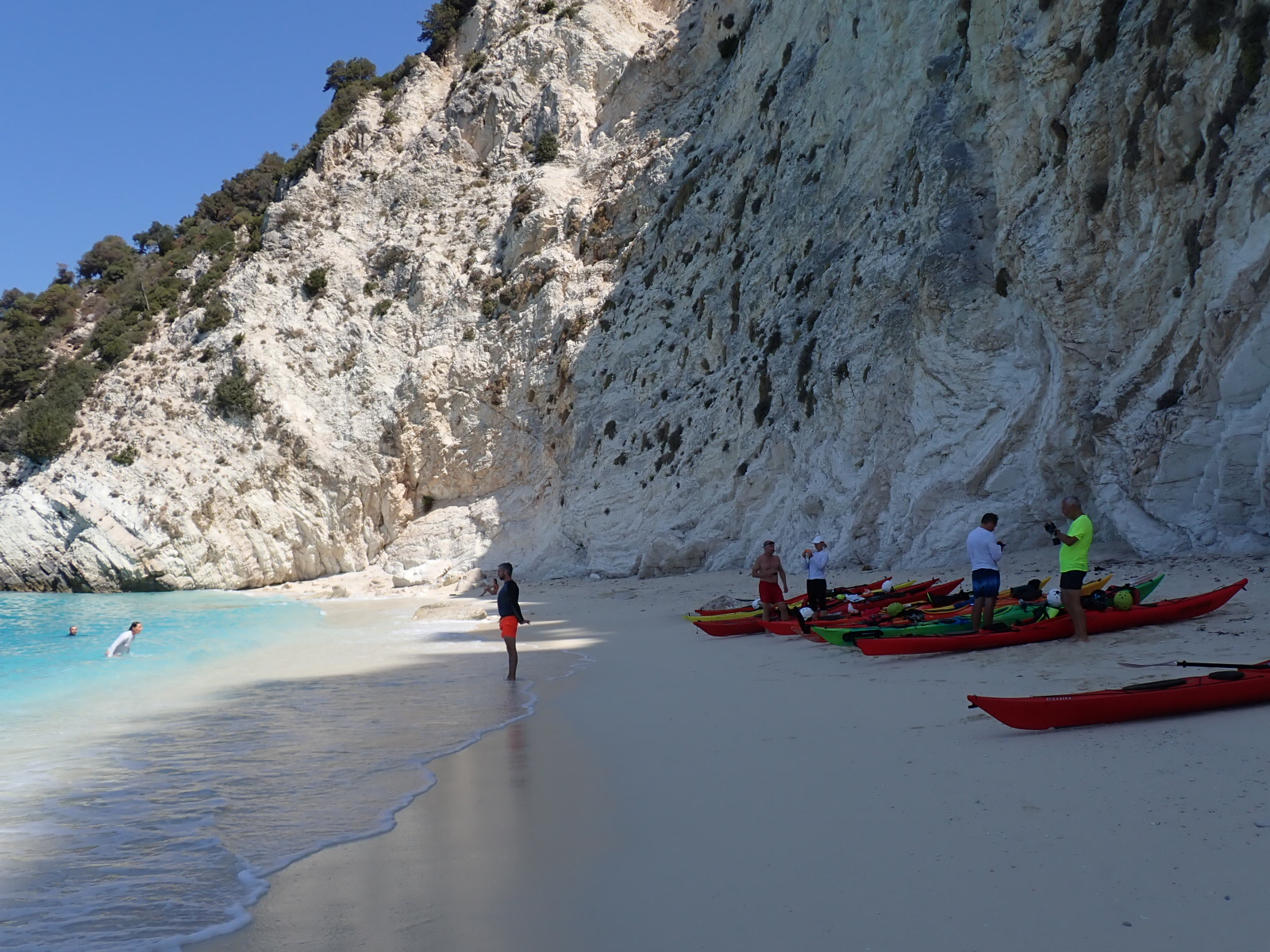 P8221610 2026.08.21-26: Zakynthos körülevezése: Tengerikajakos Expedíció a Paradicsomban dráva
